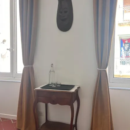 Abri Du Vent, Et *